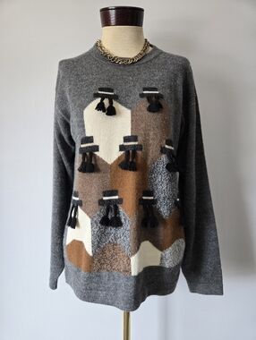 ALPACA 21  100% Alpava Soft Grey Geometric Tassel Knit Sweater. Size Medium